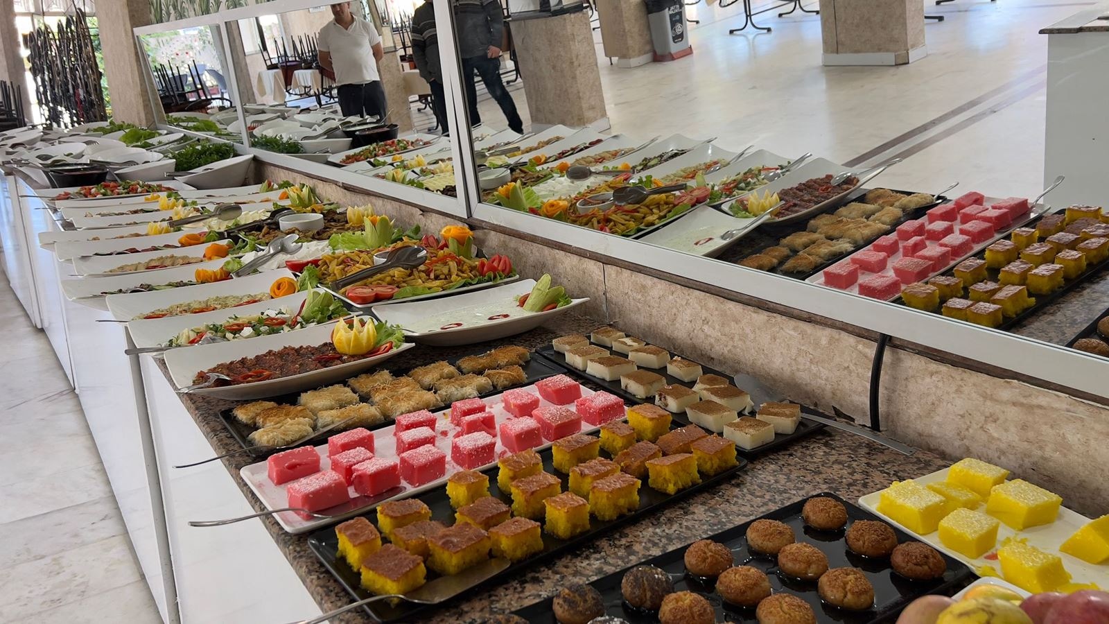 restaurants-main-building