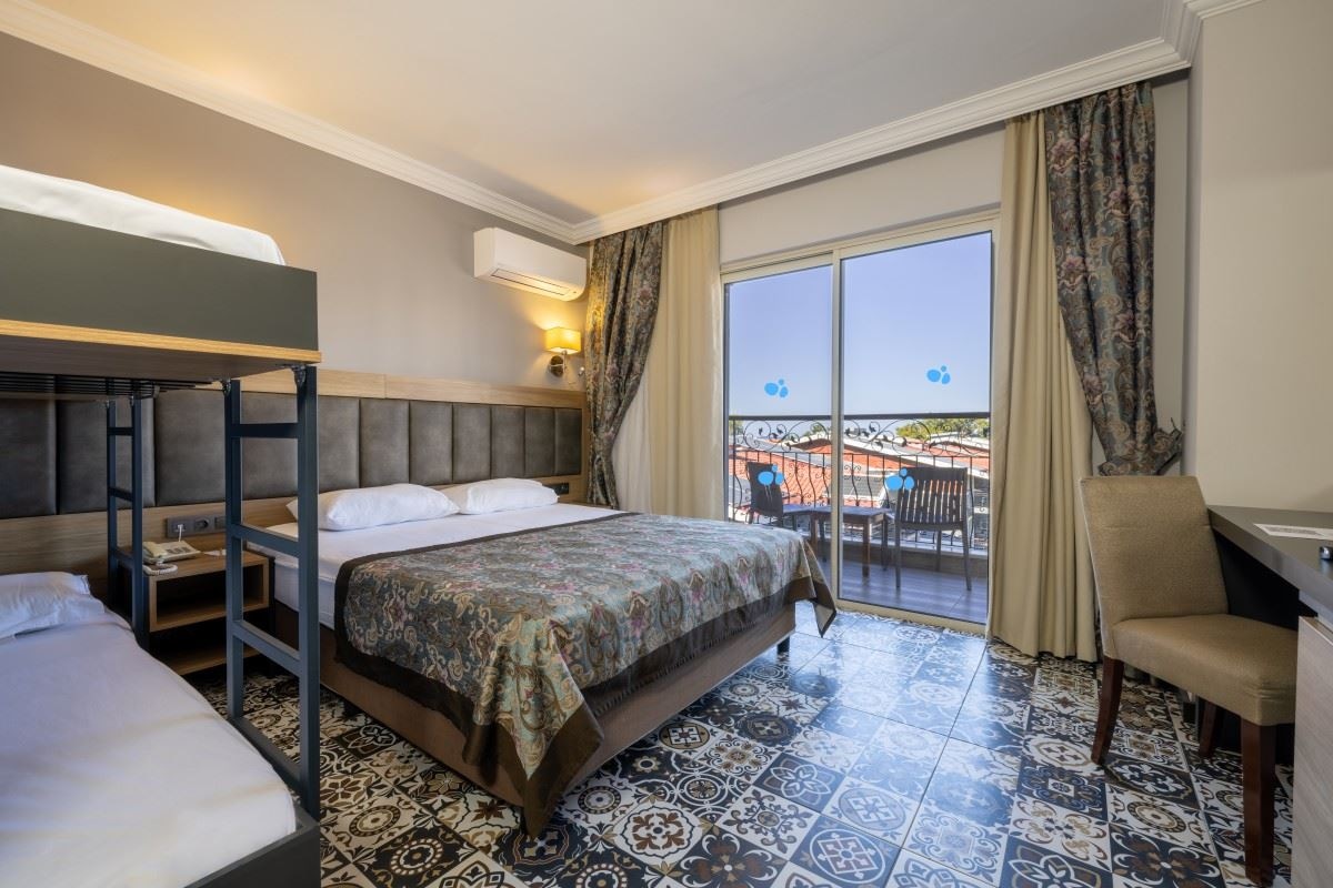 rooms-standard-room-land-view-with-bunkbed