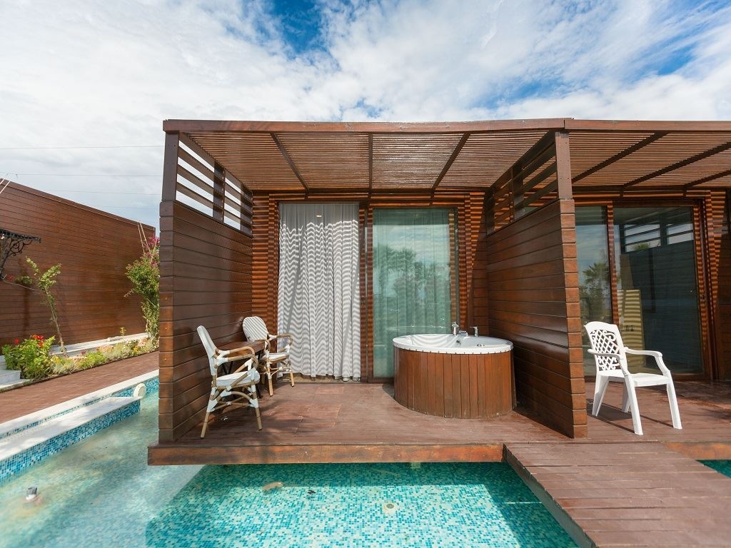 rooms-exclusive--jakuzzi-room