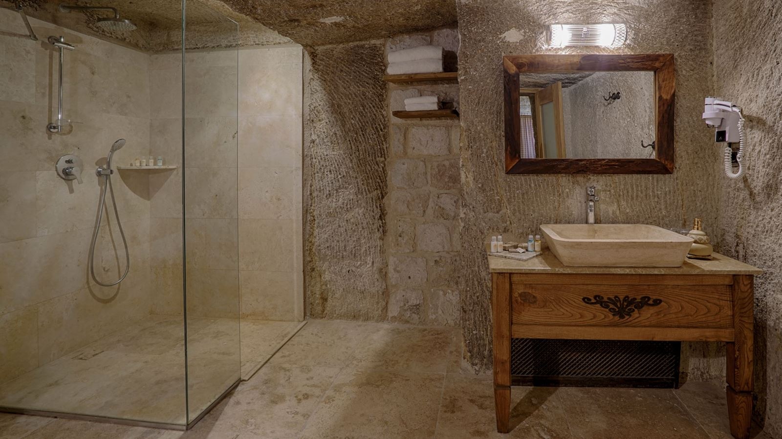 rooms-deluxe-room