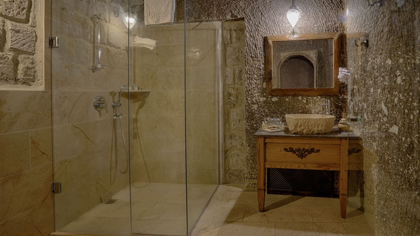 rooms-deluxe-room
