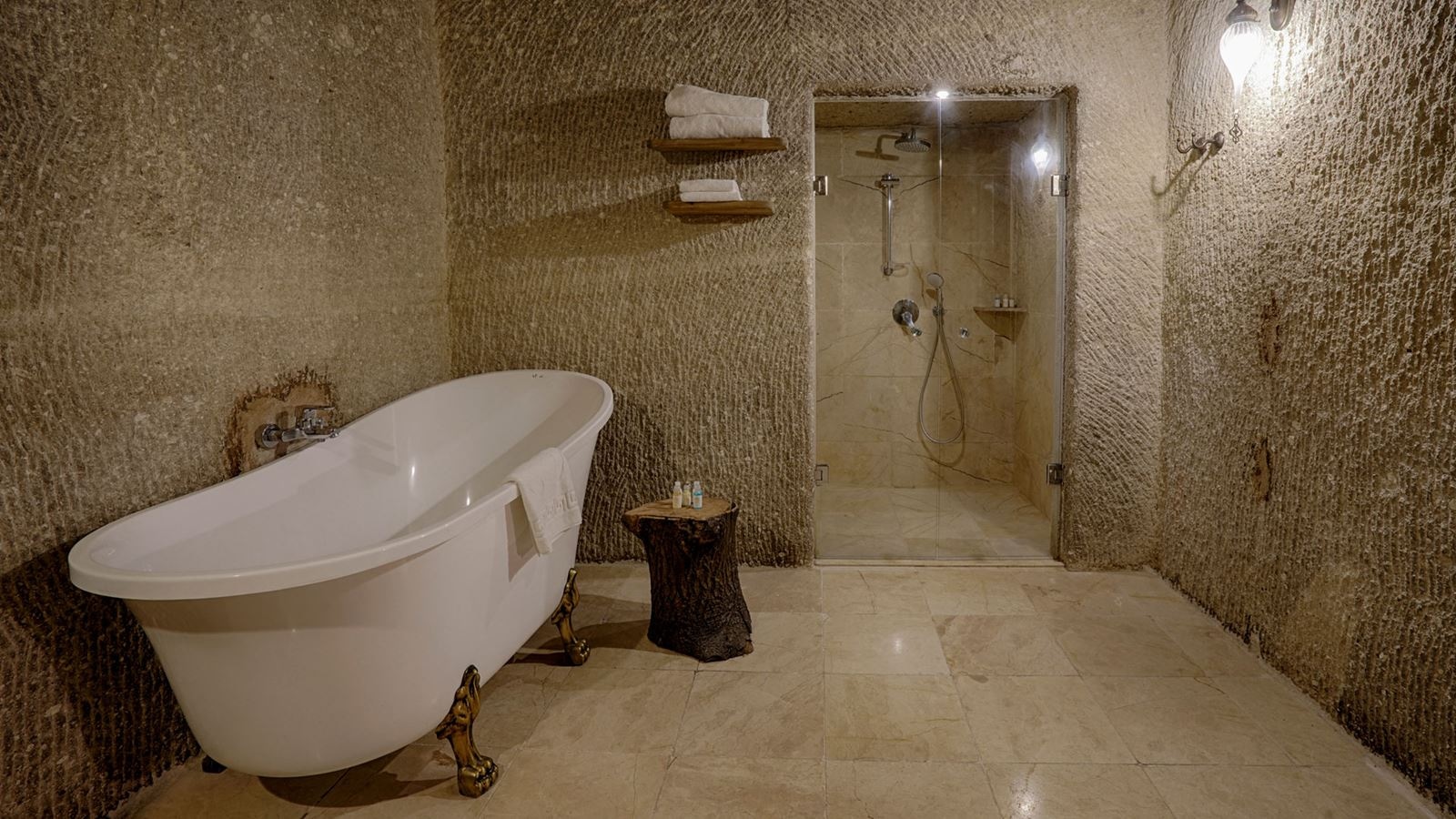 rooms-deluxe-room