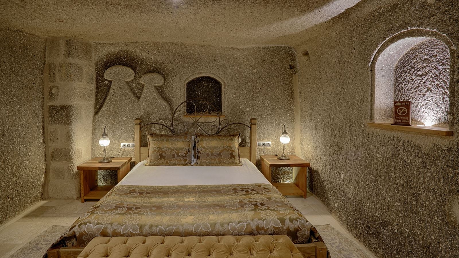 rooms-deluxe-room