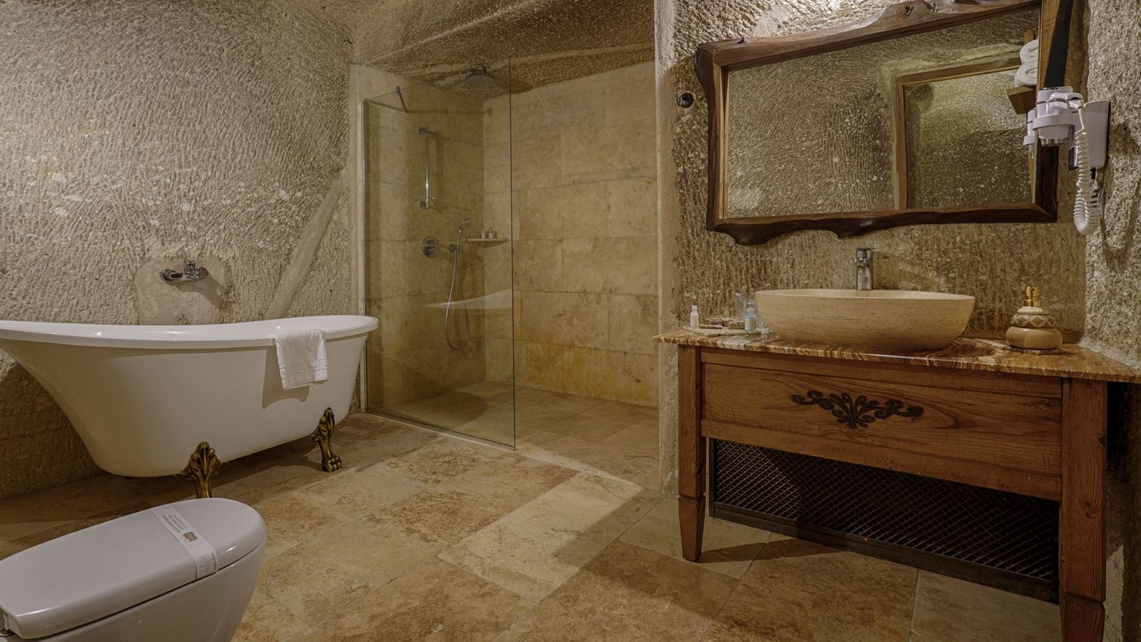 rooms-cave-suite