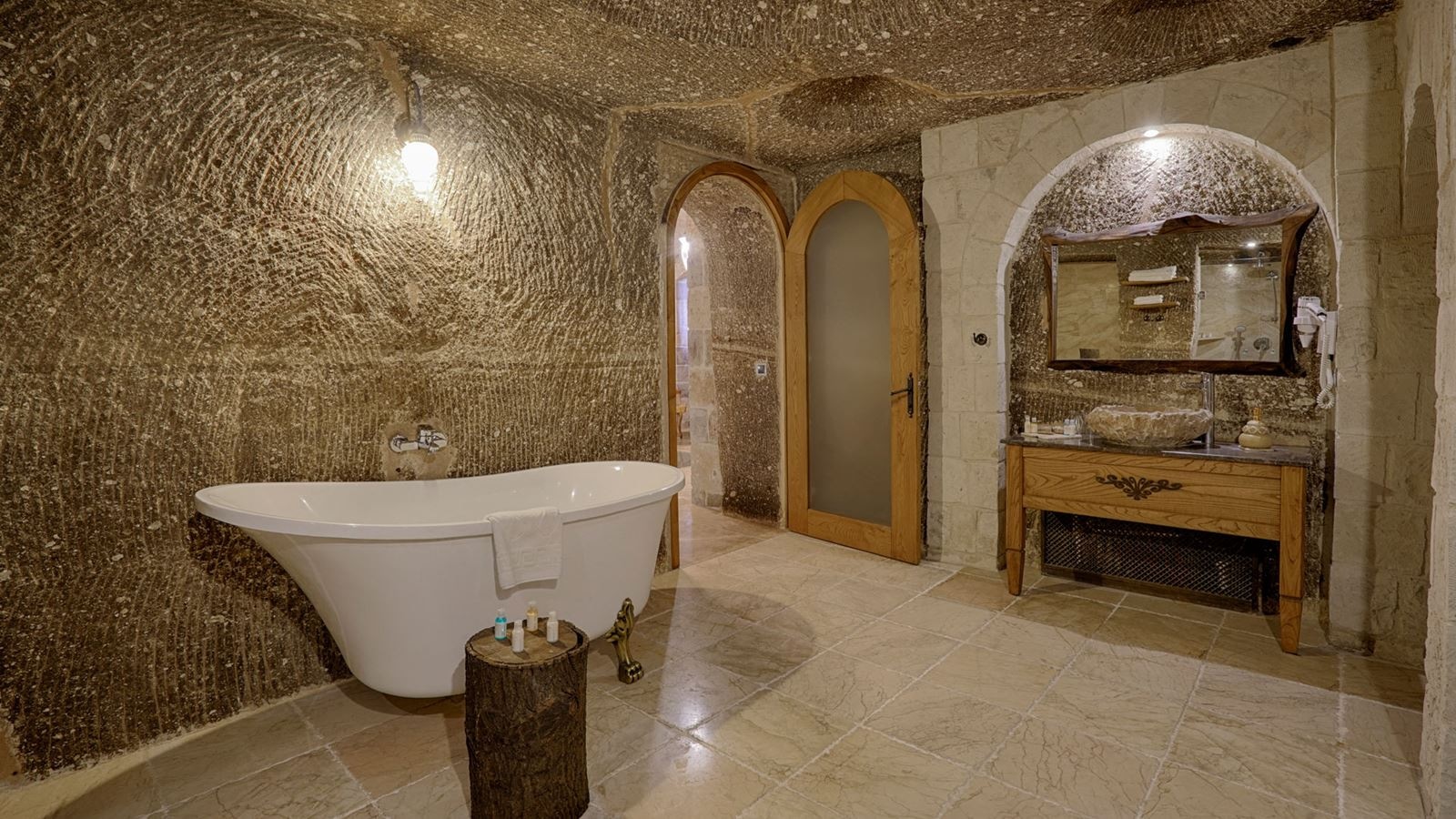 rooms-cave-suite