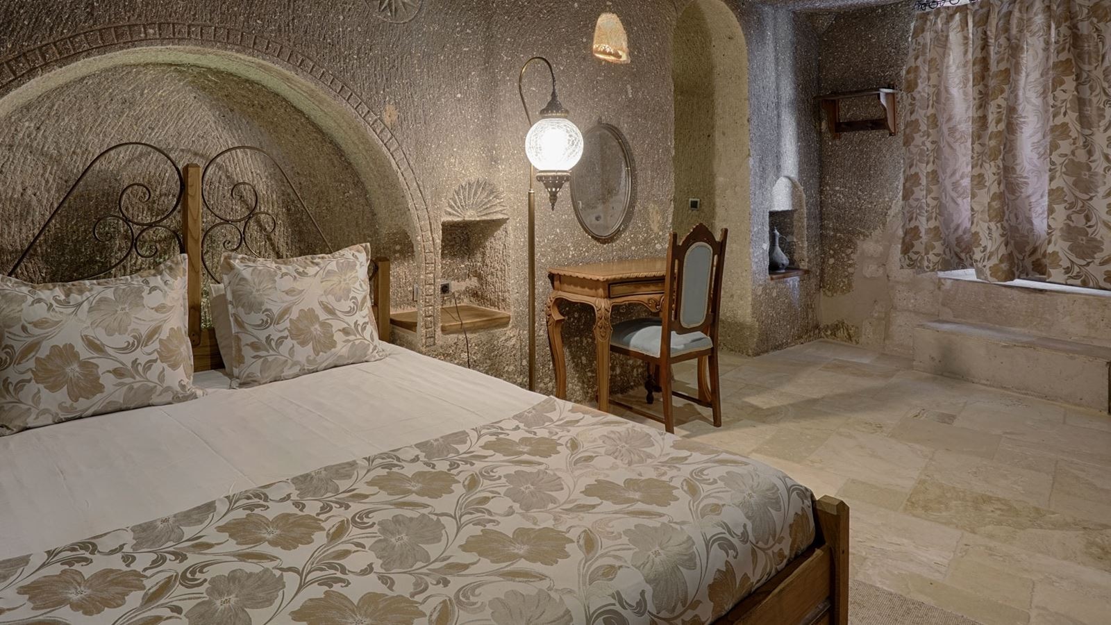 rooms-cave-suite