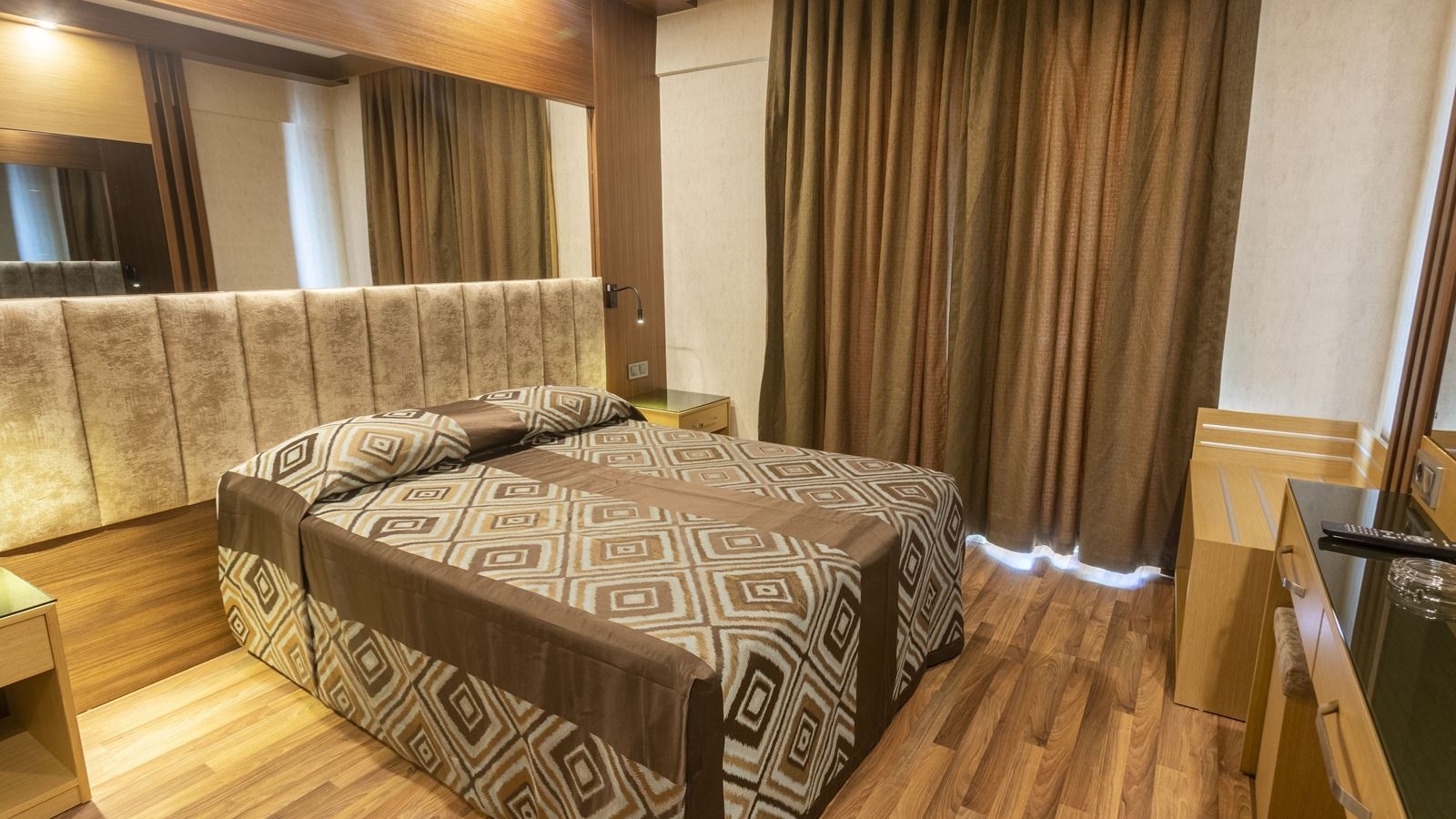 rooms-main-building-standard-room