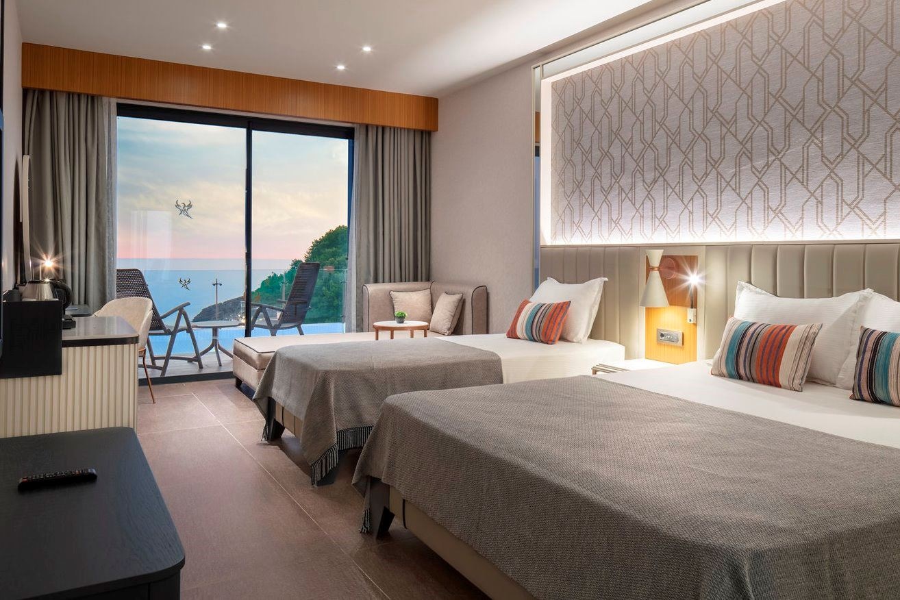 rooms-superior-swim-up-room-sea-view