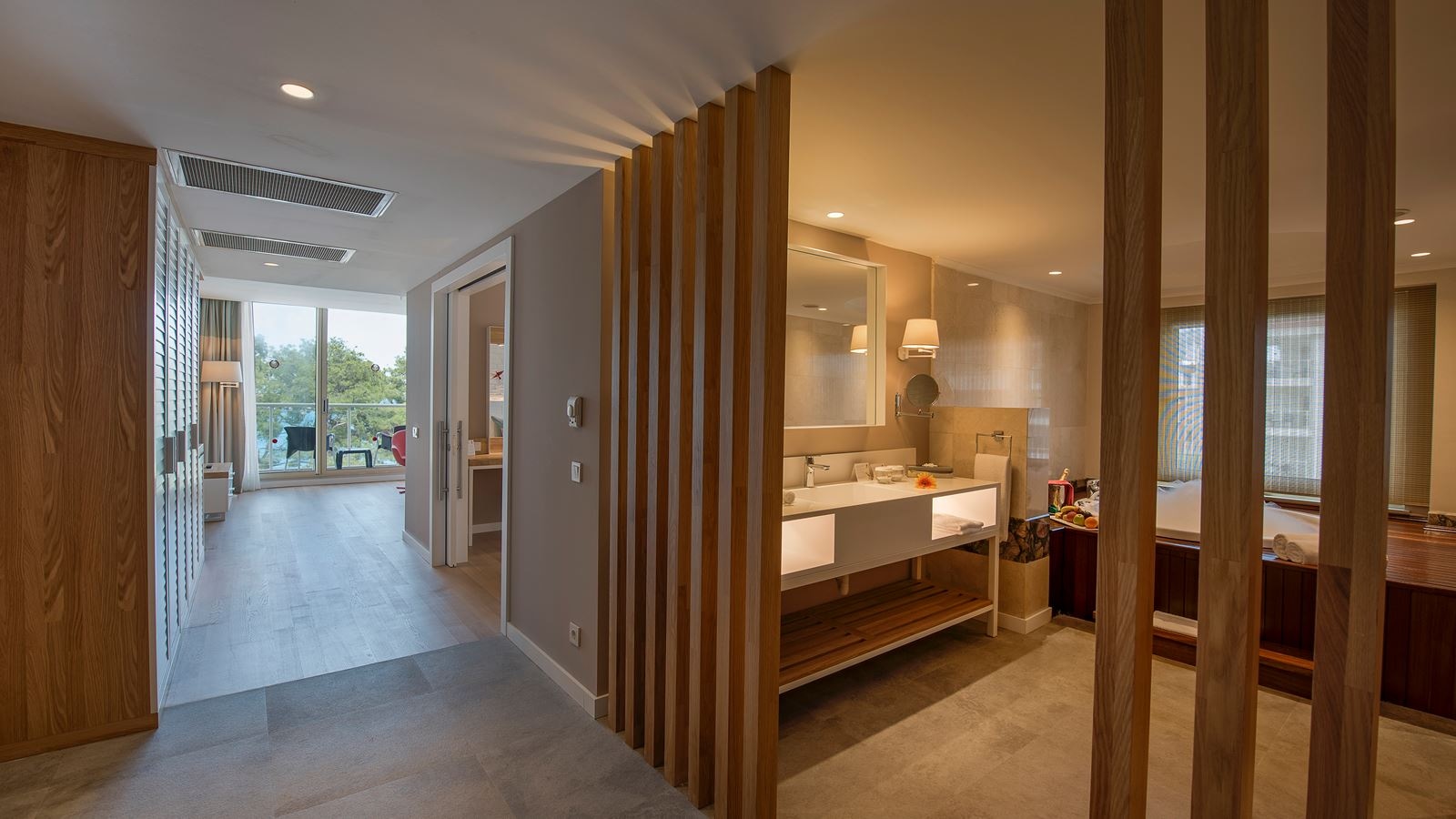 rooms-deluxe-suite-with-jacuzzi