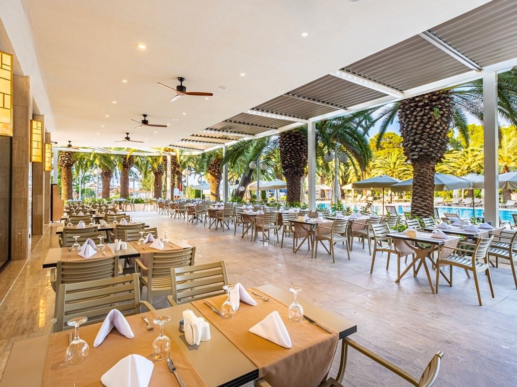 restaurants-aqua-hall