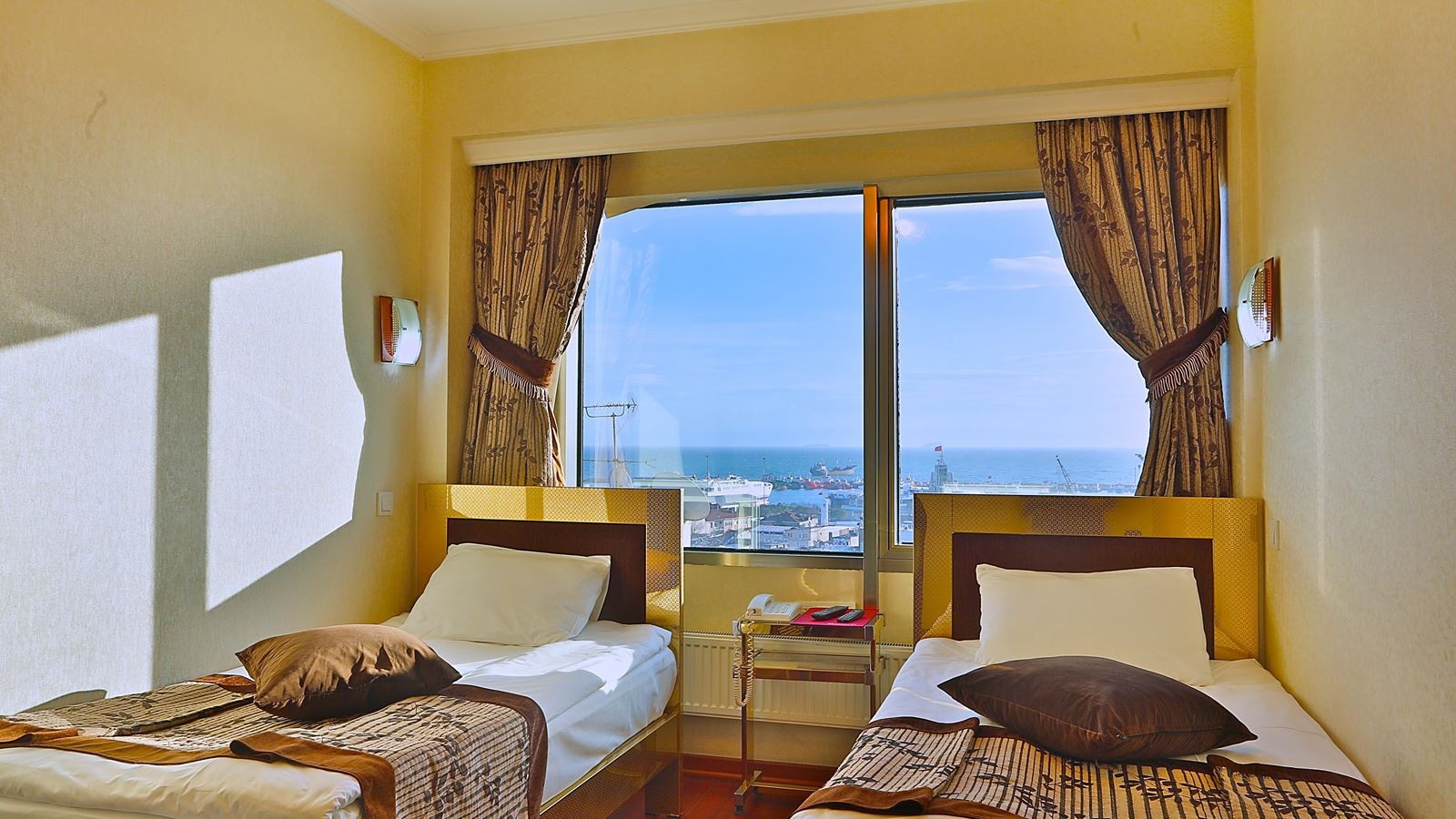 rooms-bed-in-dormitory-standard