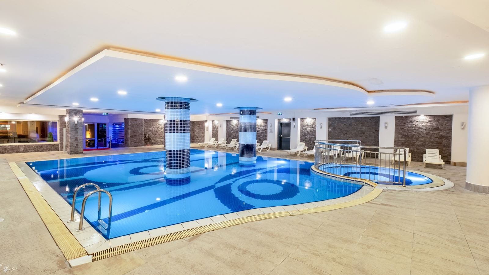 pools-indoor-pool