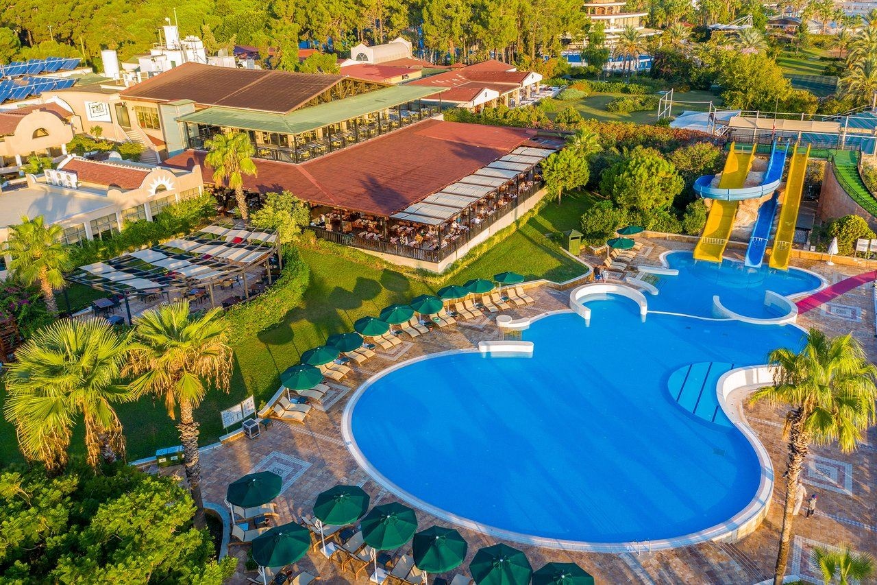 water-park-outdoor-pool