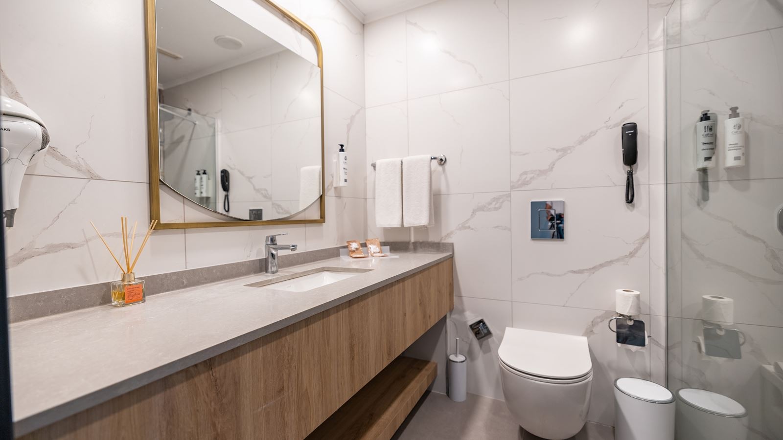 rooms-main-building-land-view-standard-room