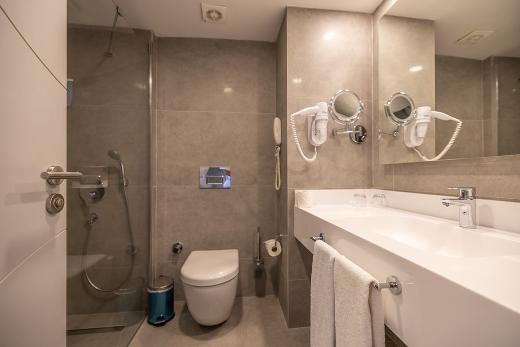 rooms-standard-room-land-view