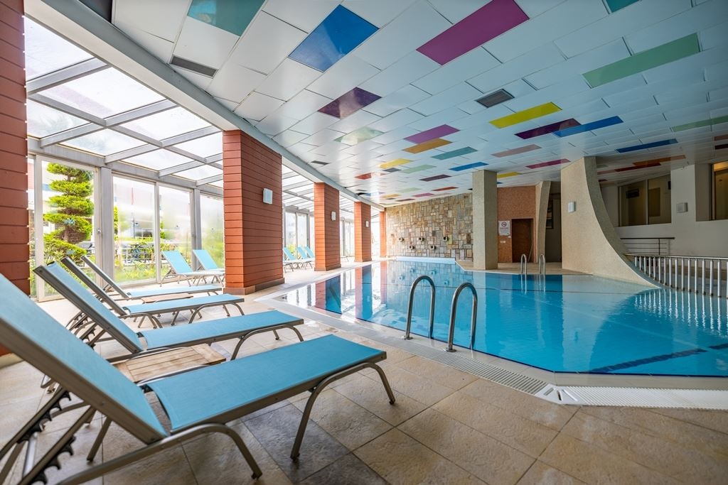 pools-indoor-pool