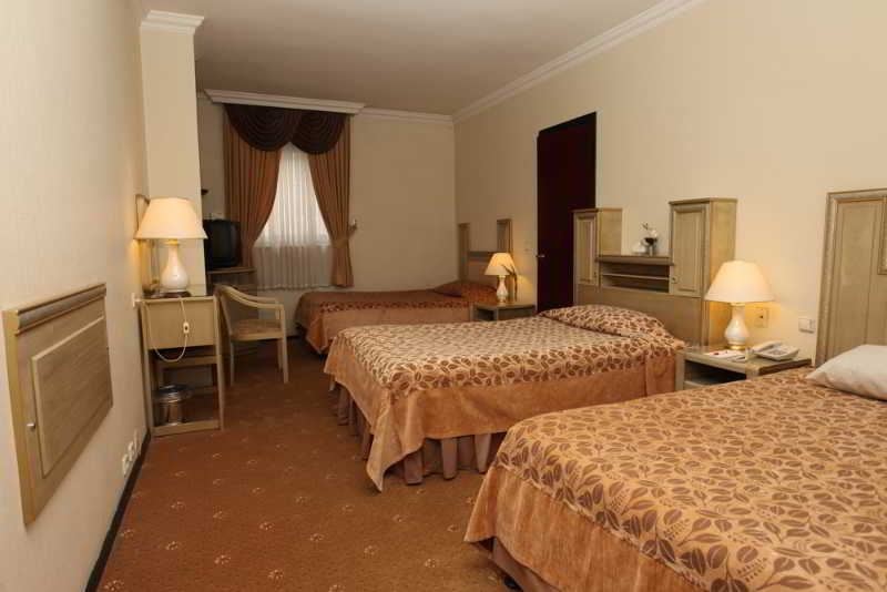 rooms-triple-standard