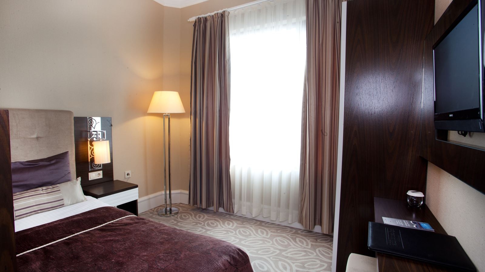 rooms-family-room-standard