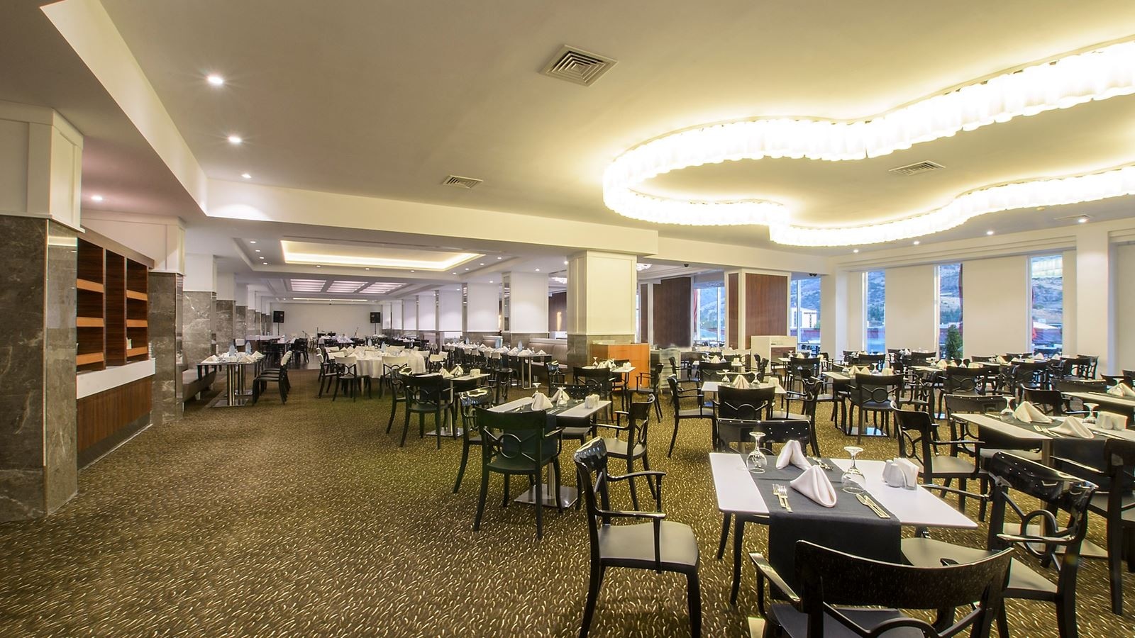 restaurants-restaurant