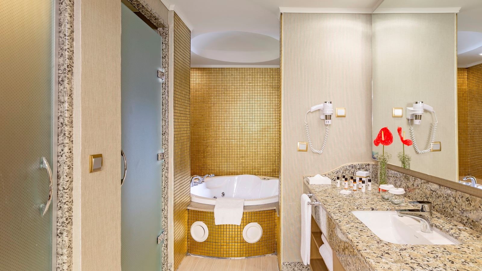 rooms-deluxe-suite