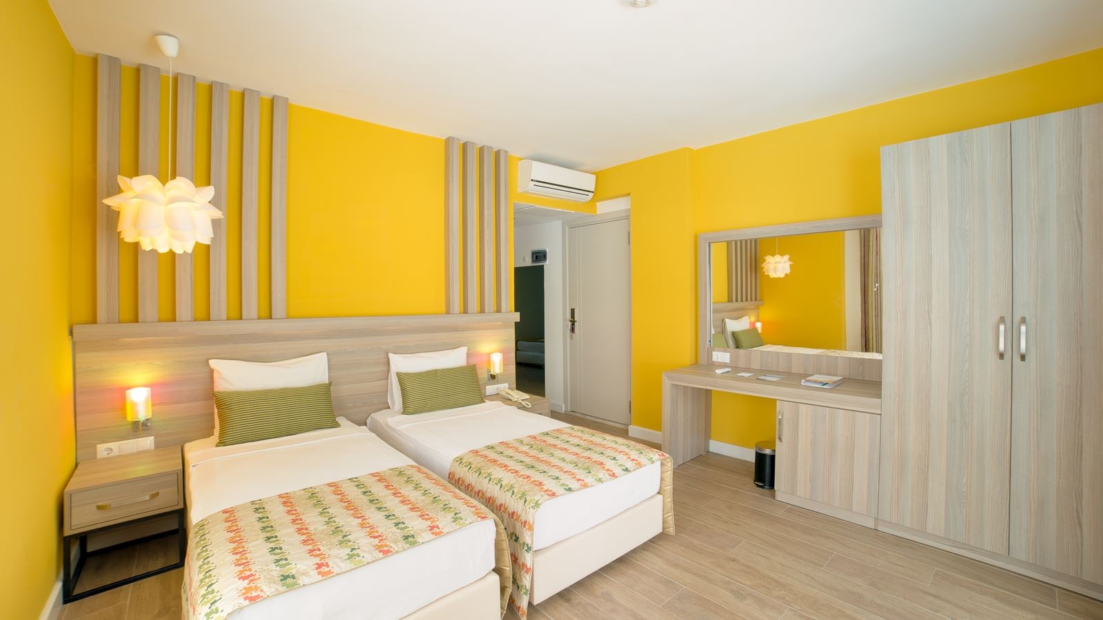 rooms-family-suite-swim-up