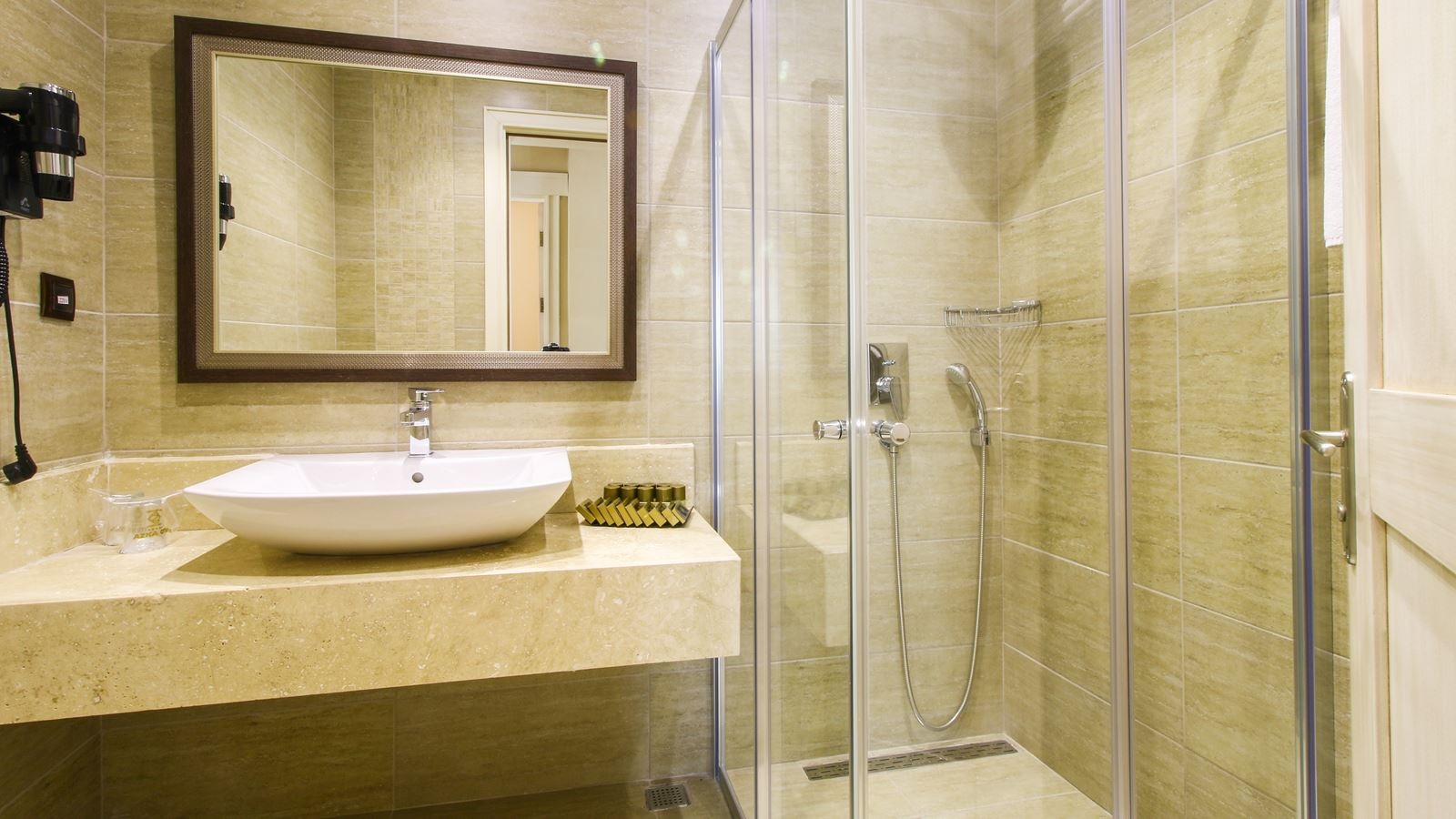 rooms-deluxe-apart-room