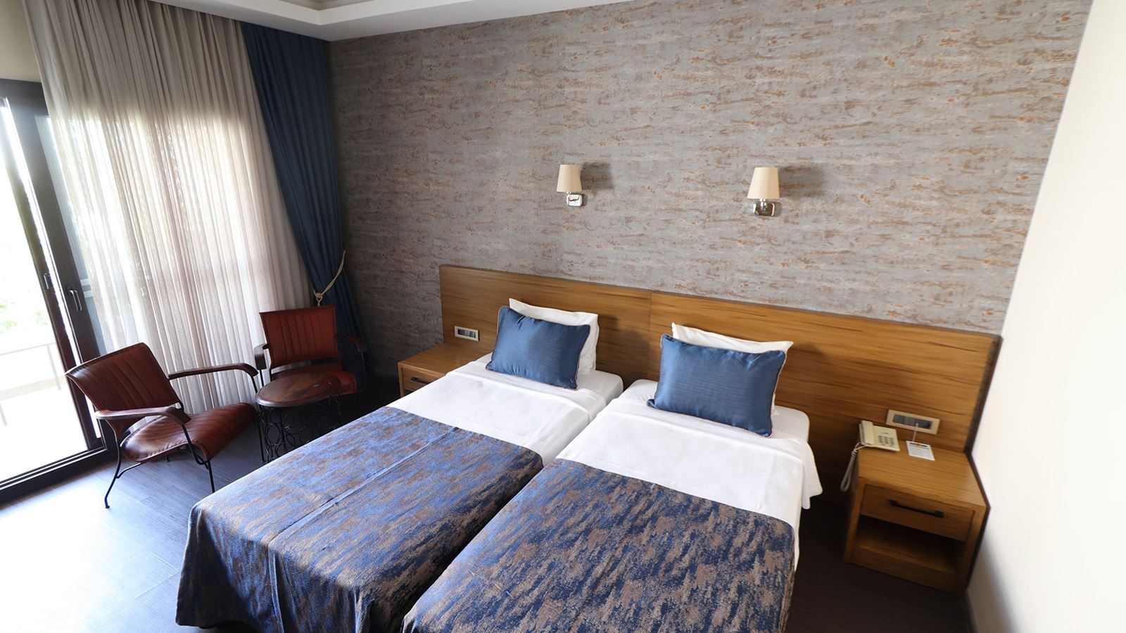 rooms-standard-room-land-view