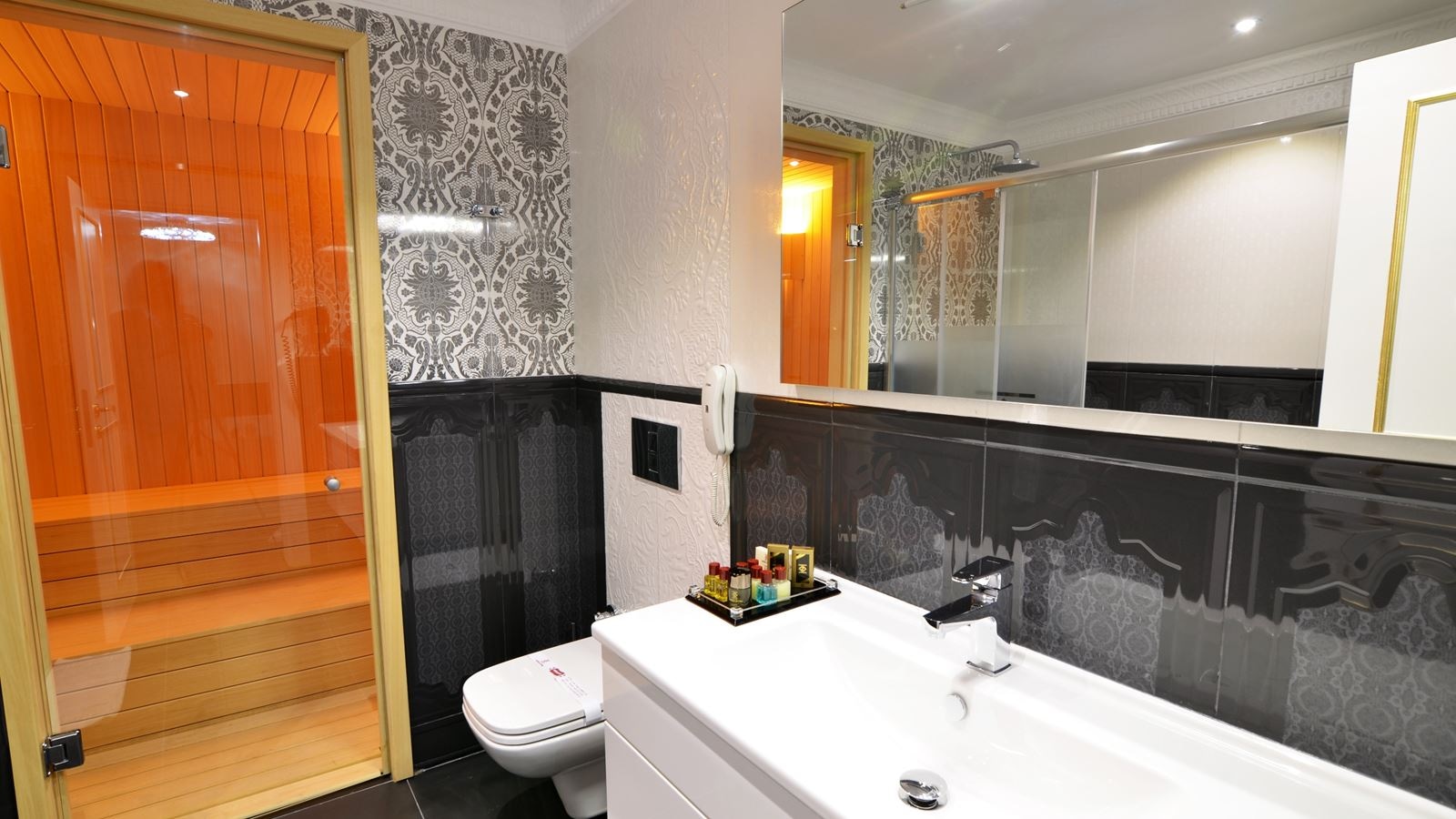 rooms-business-suite-room