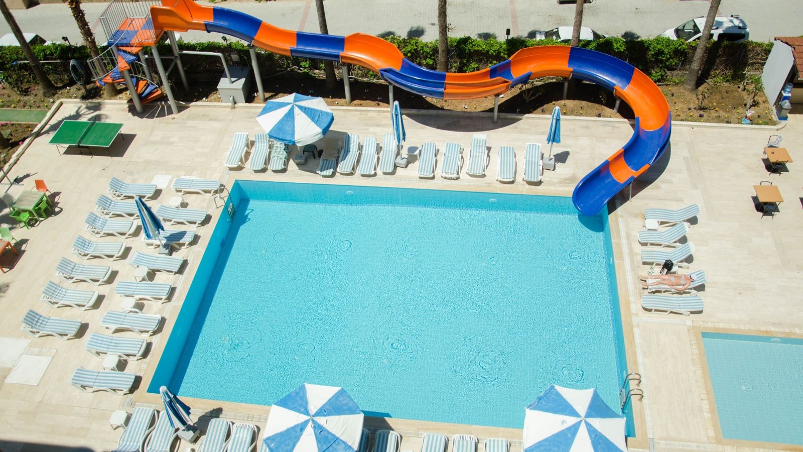 water-park-outdoor-pool