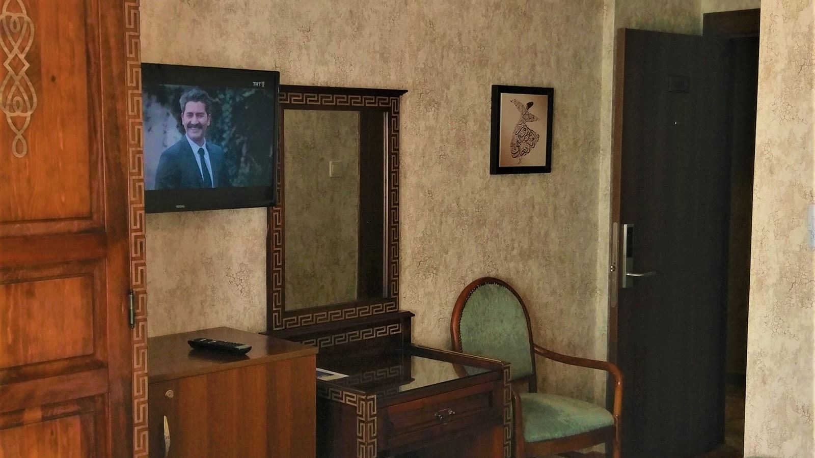 rooms-family-room-deluxe