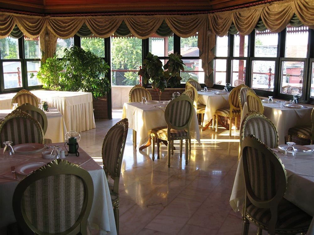 restaurants-restaurants