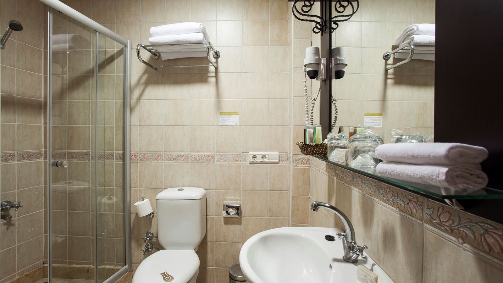 rooms-family-room-standard