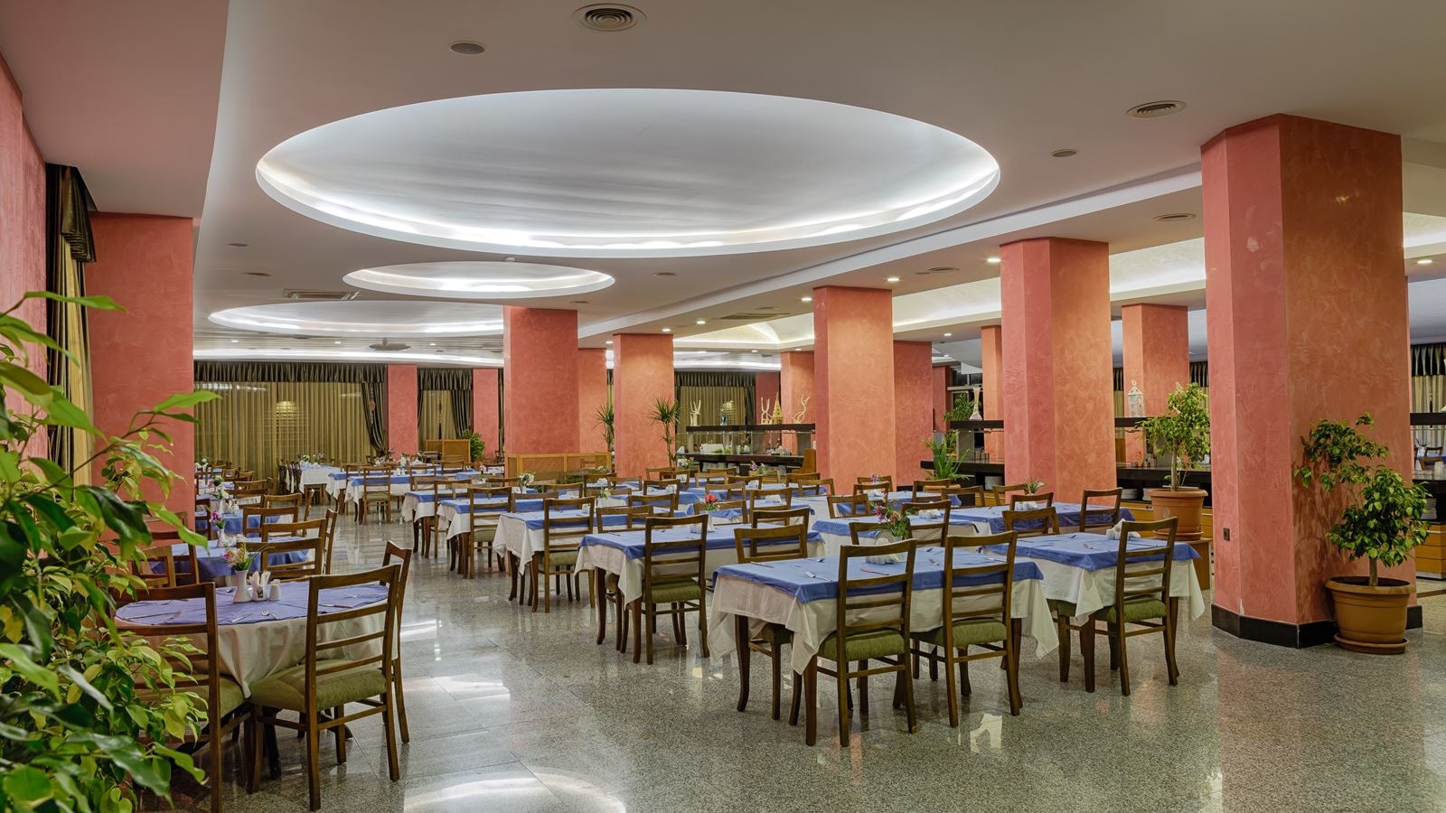 restaurants-main-restaurant