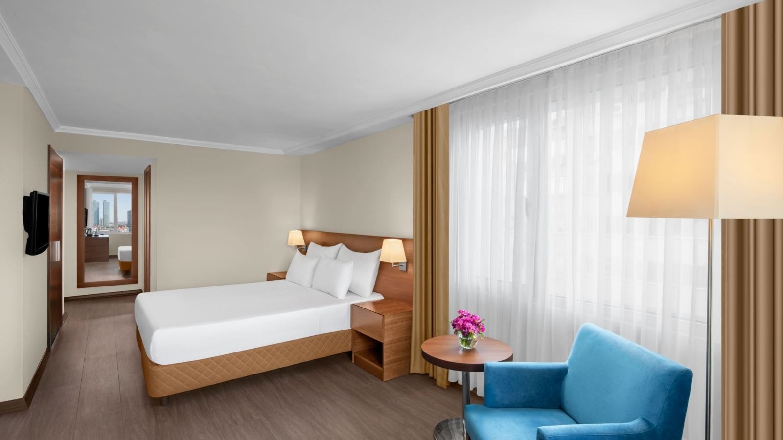 rooms-deluxe-king-room