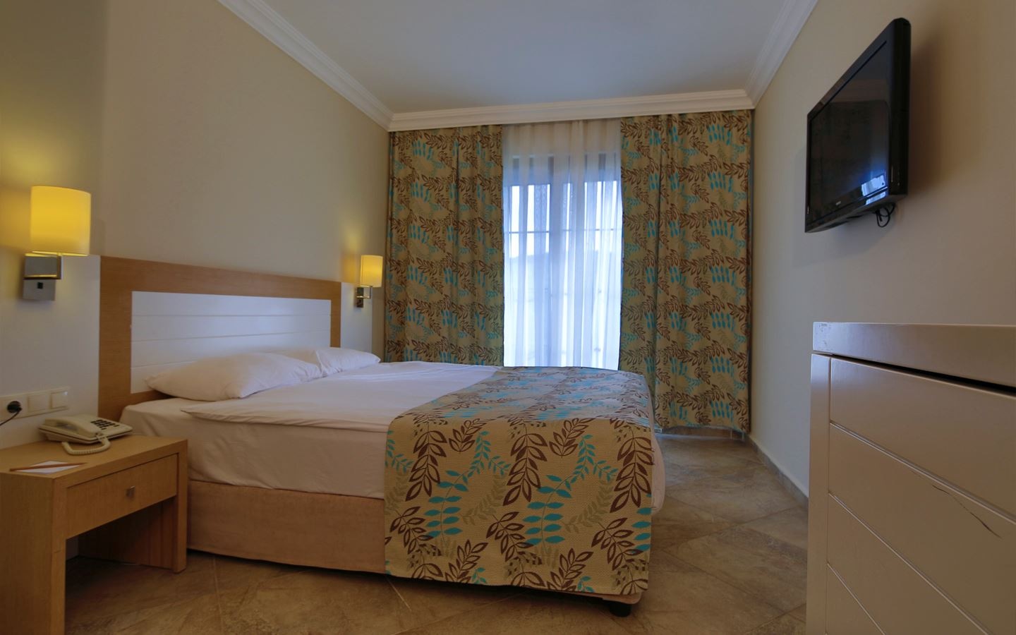 rooms-standard-room-side-sea-view