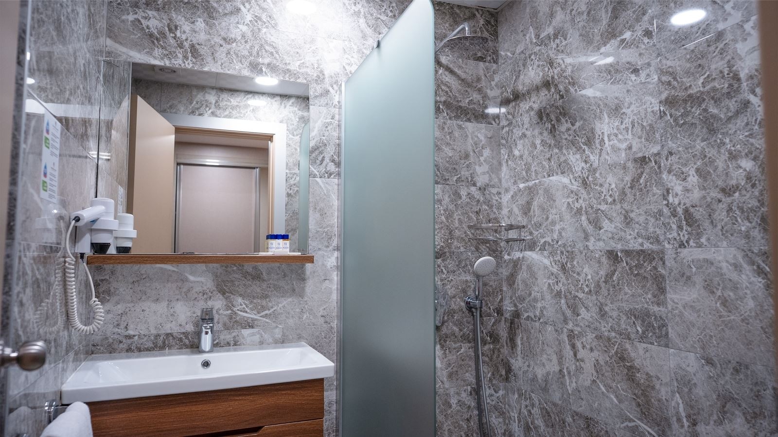 rooms-standart-suit-oda