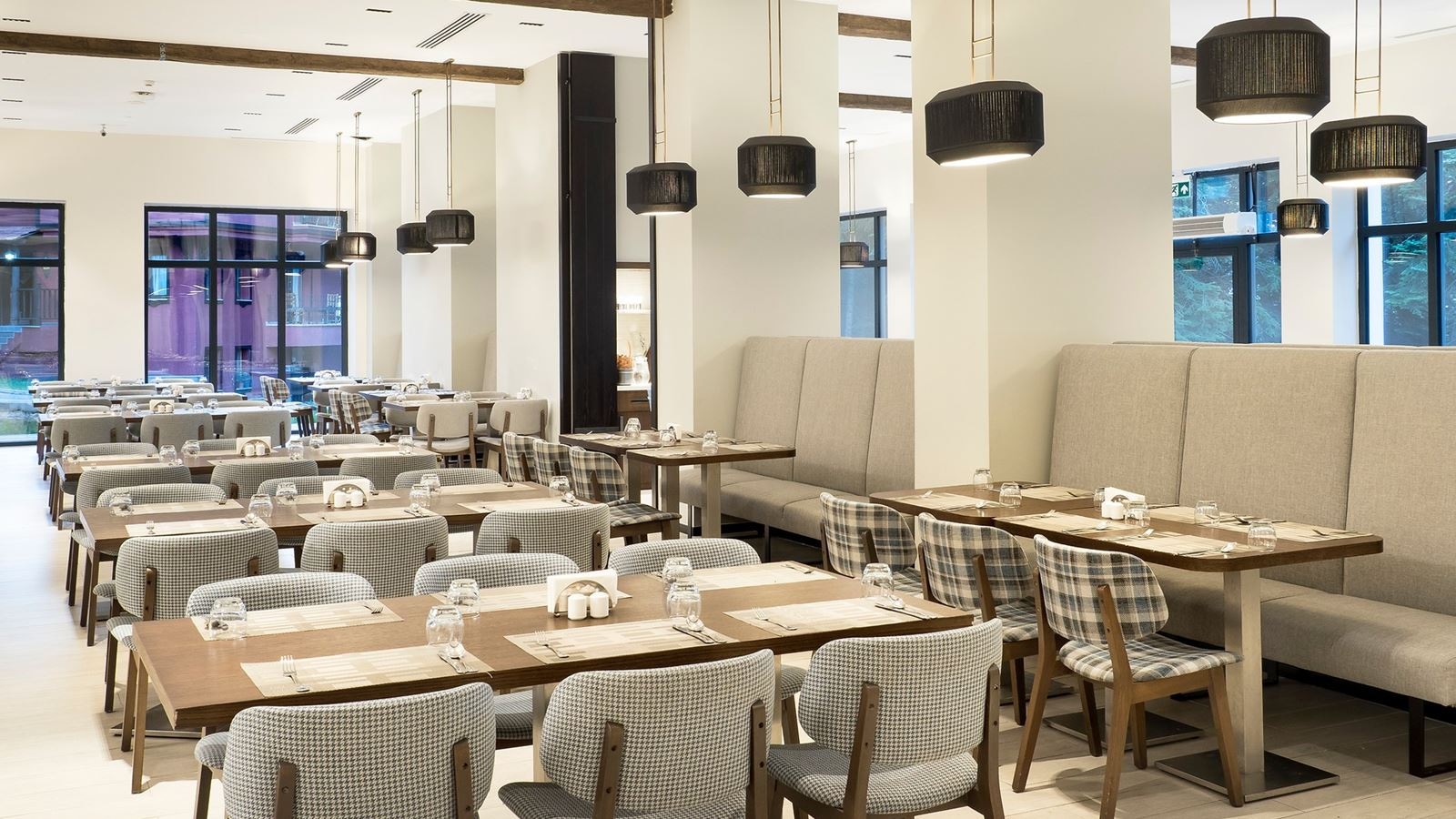 restaurants-restaurant