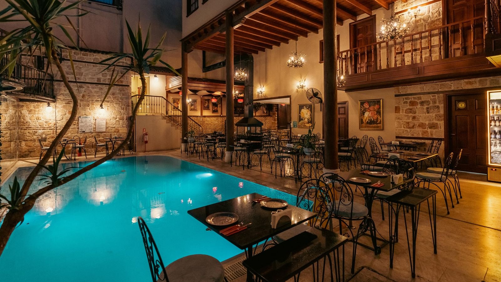 restaurants-main-building