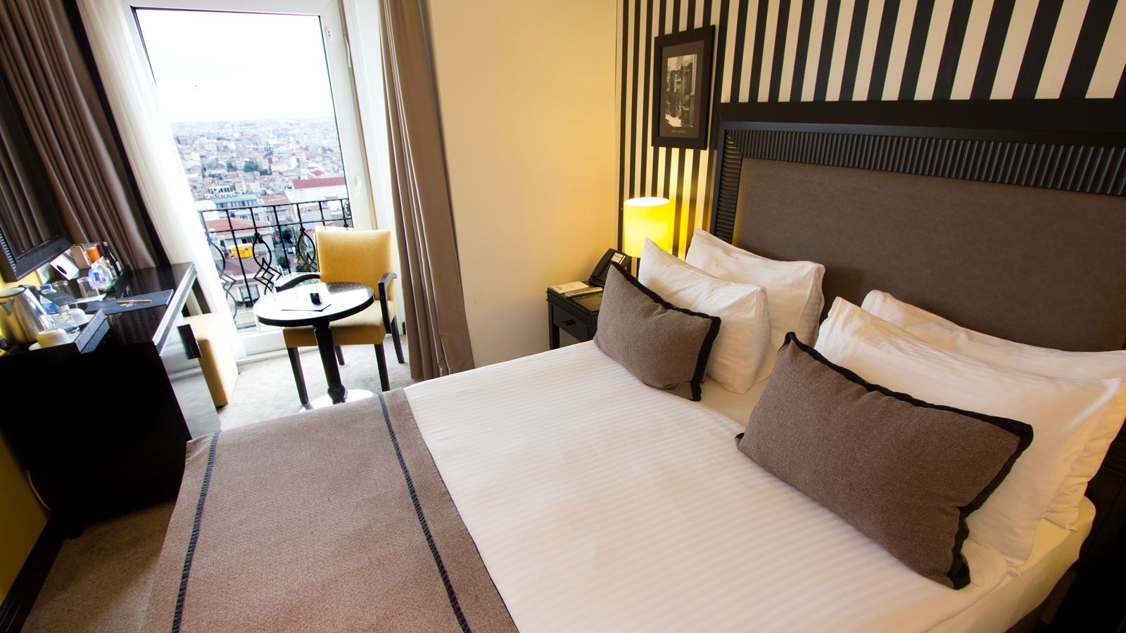 rooms-room-connecting-room