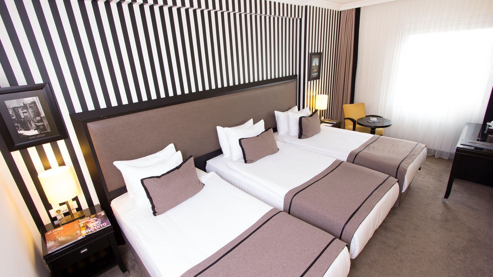 rooms-bed-in-dormitory-with-shared-bathroom