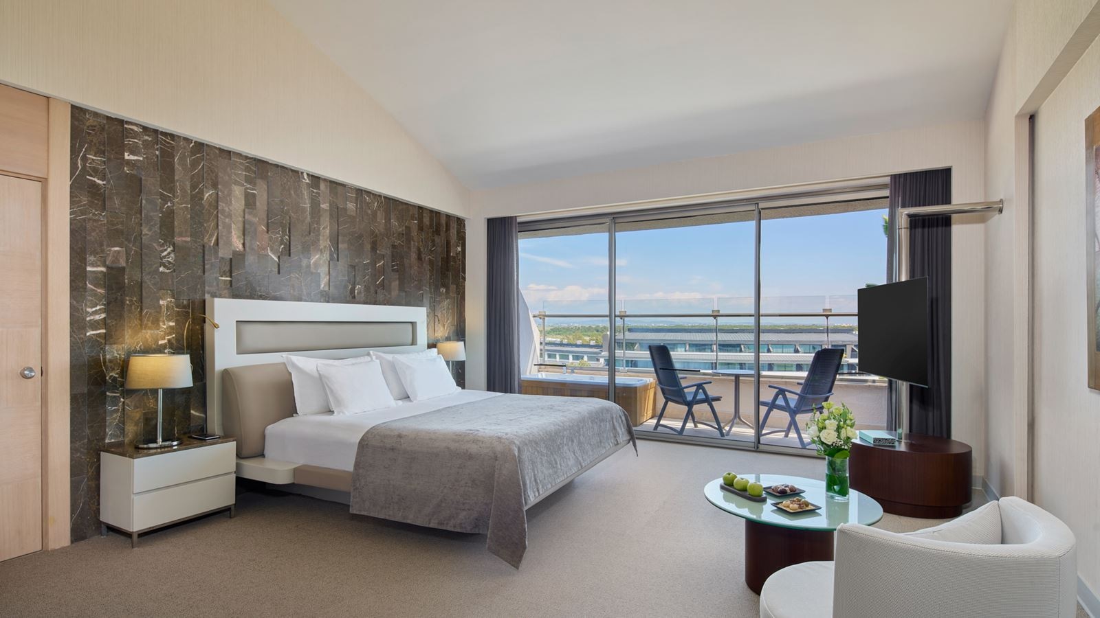 rooms-family-suite-roof-sea