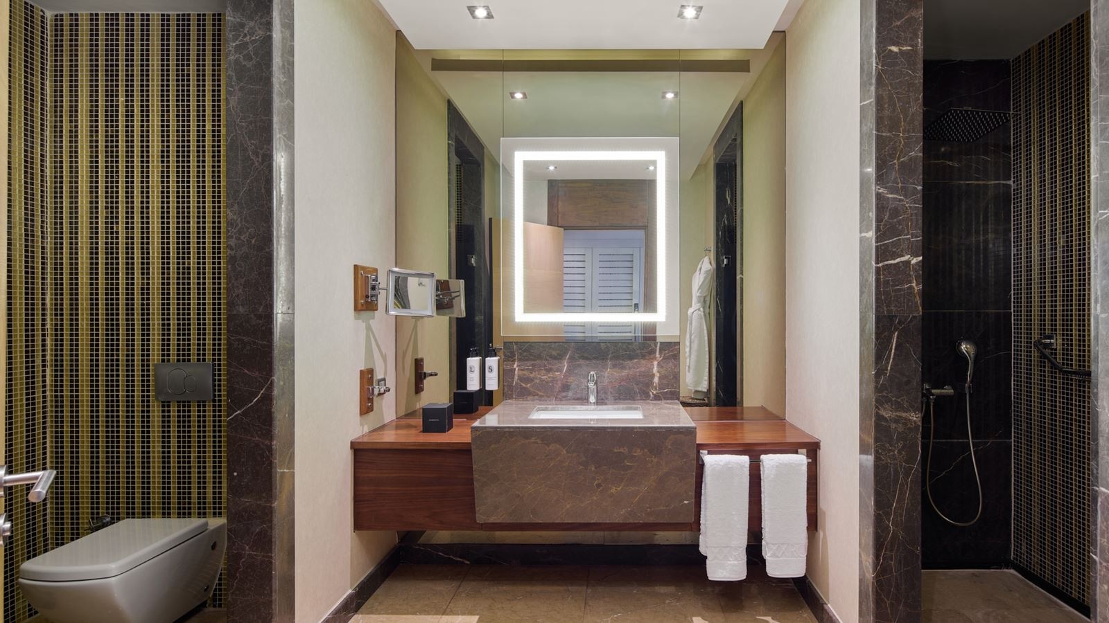 rooms-family-suite-roof-sea