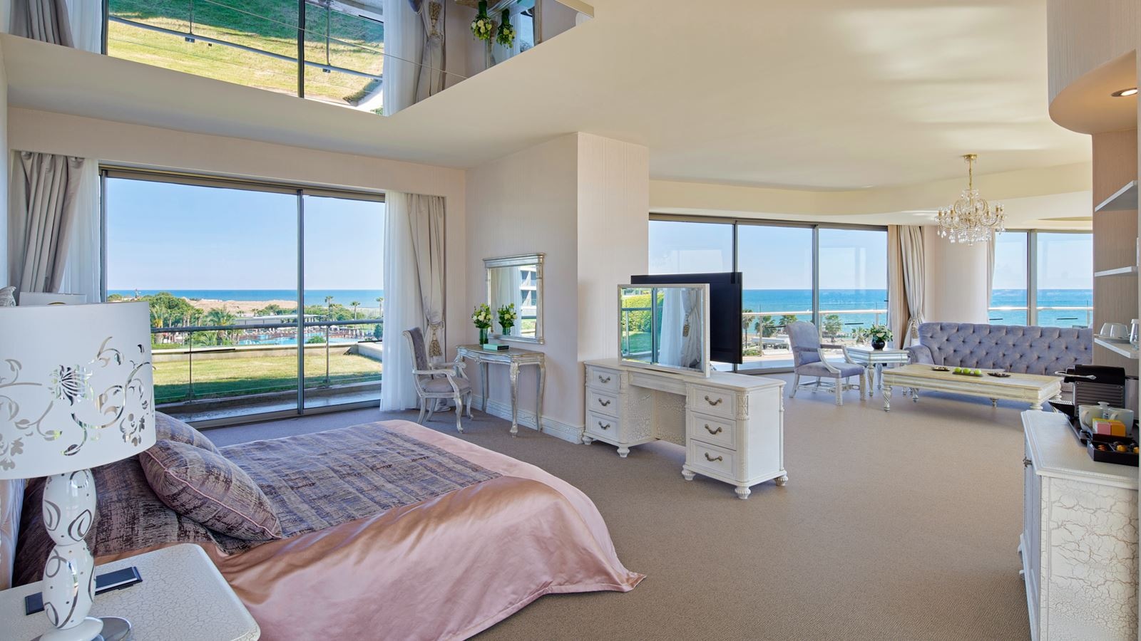 rooms-royal-deluxe-suite