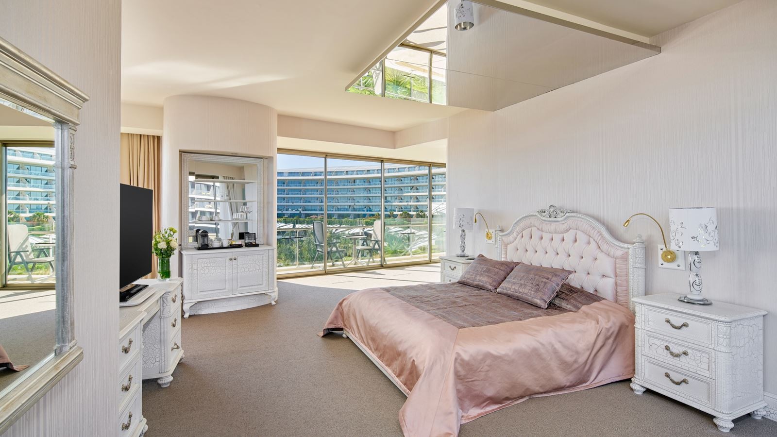 rooms-royal-deluxe-suite