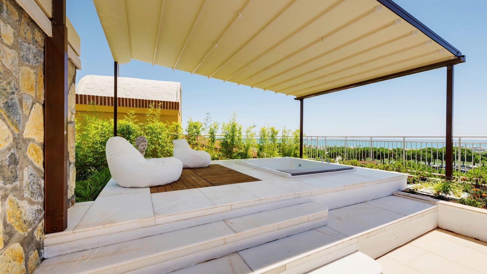 rooms-presidential-suite-sea-view-suis1