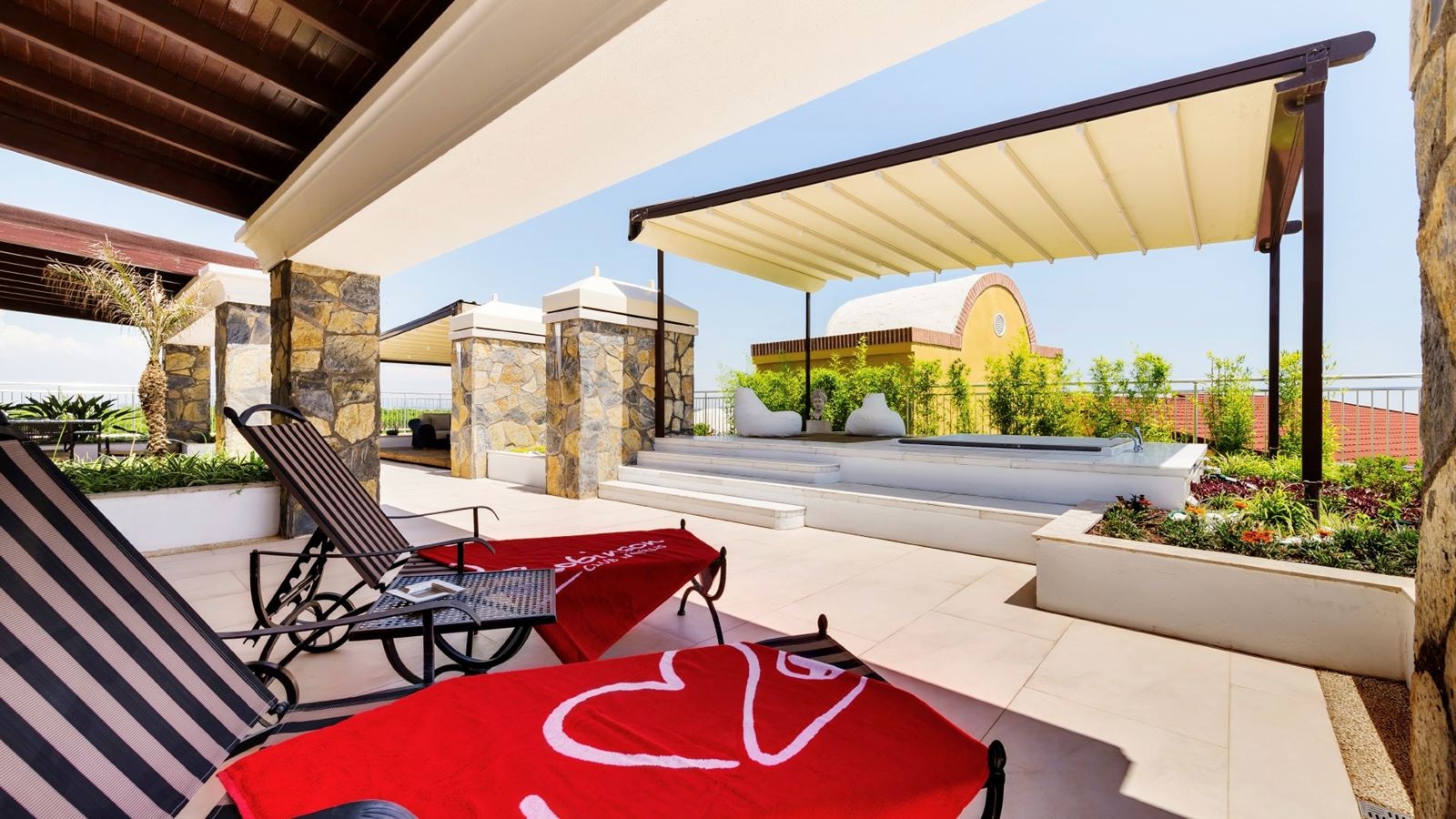 rooms-presidential-suite-sea-view-suis1