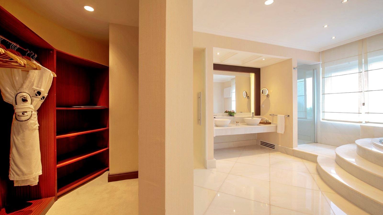 rooms-suite-superior-sea-side-sui1