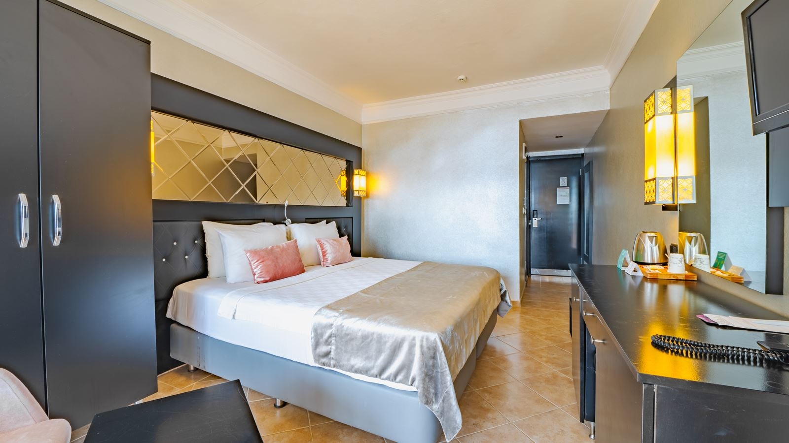 rooms-standard-room-land-view