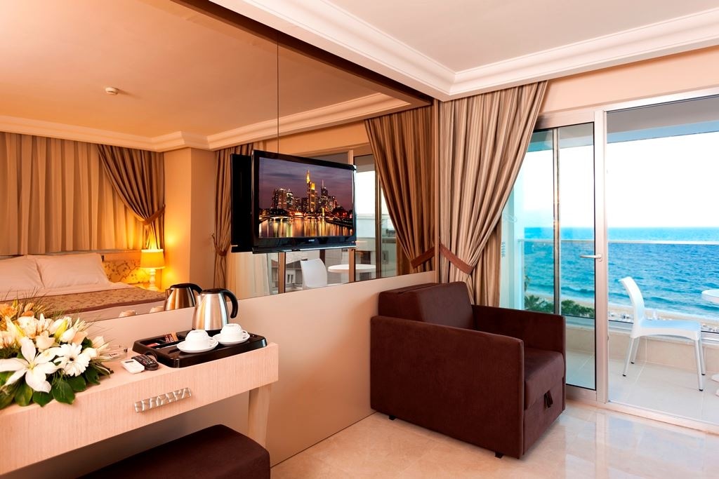 rooms-xn-deluxe-room