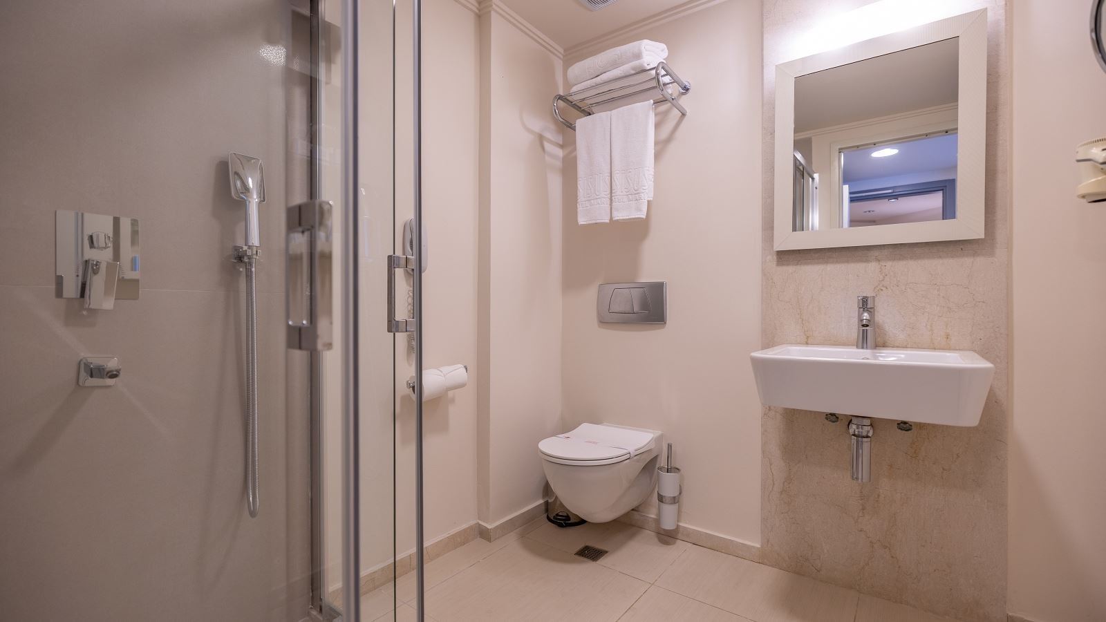 rooms-superior-family-corner-room